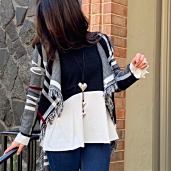 PARIS BLACK LEATHER CHAIN DROPPED HEART NECKLACE - Picture 4 of 7